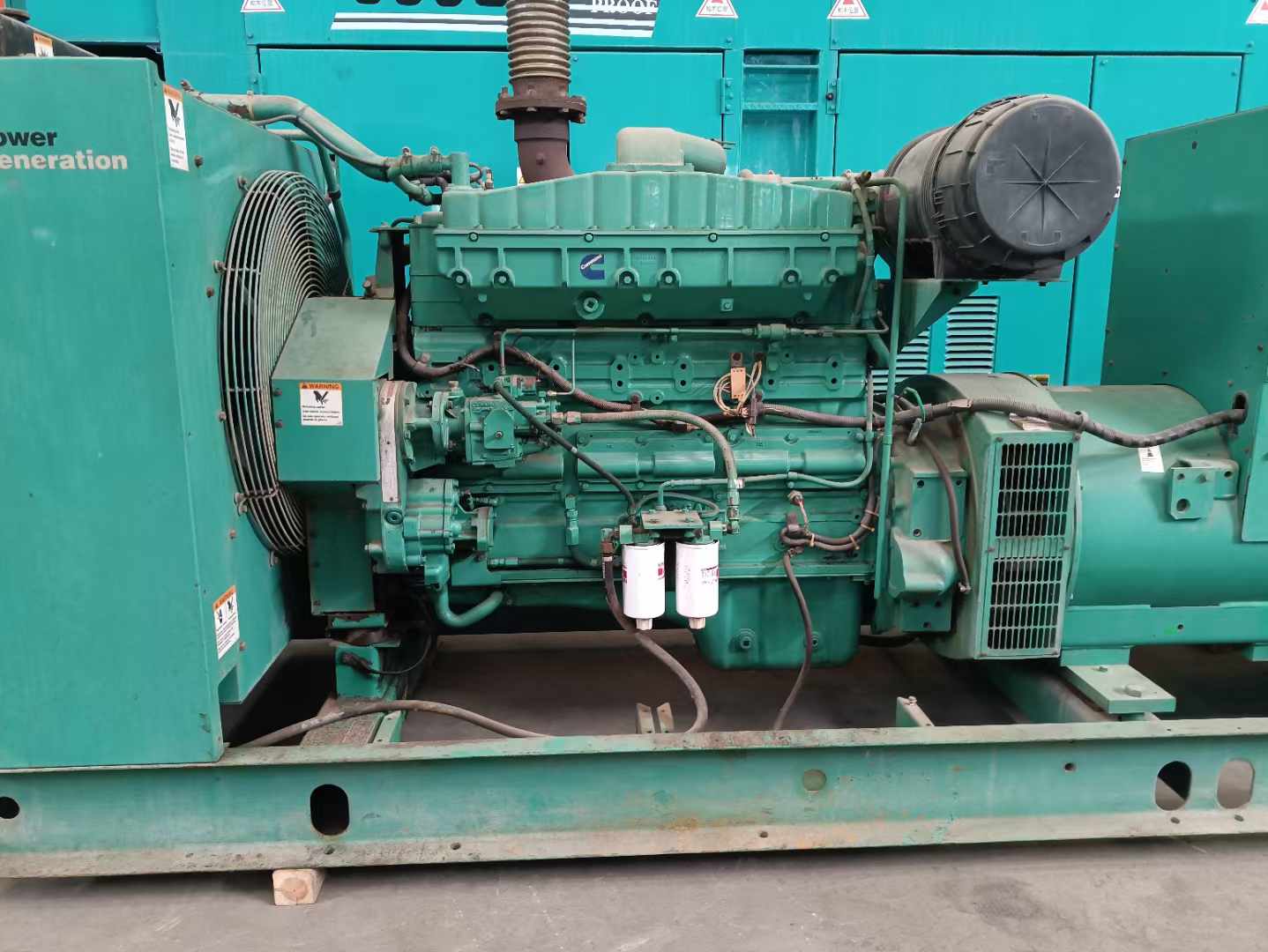 向阳过载会对 600kW 柴油发电机组造成哪些损害?